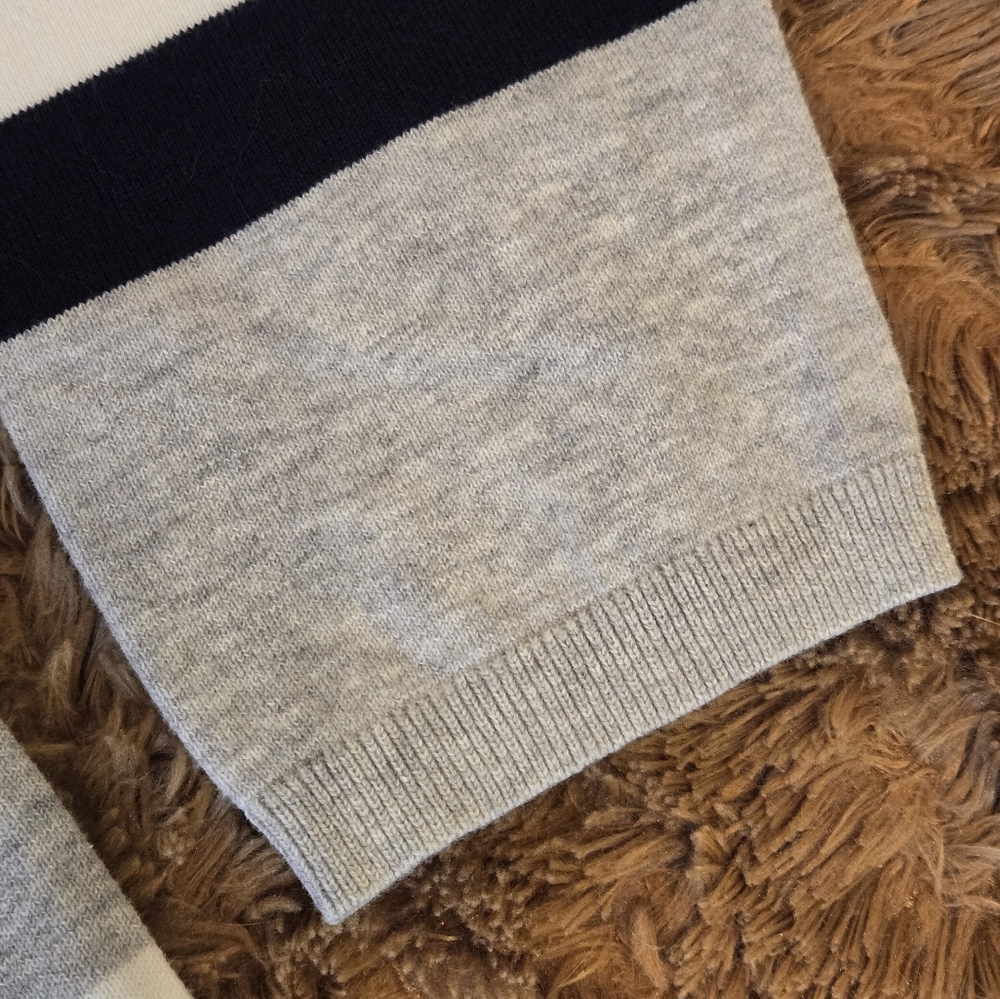 Tommy Hilfiger Striped V-Neck Knit Sweater Grey Navy White Size L - Picture 4 of 7